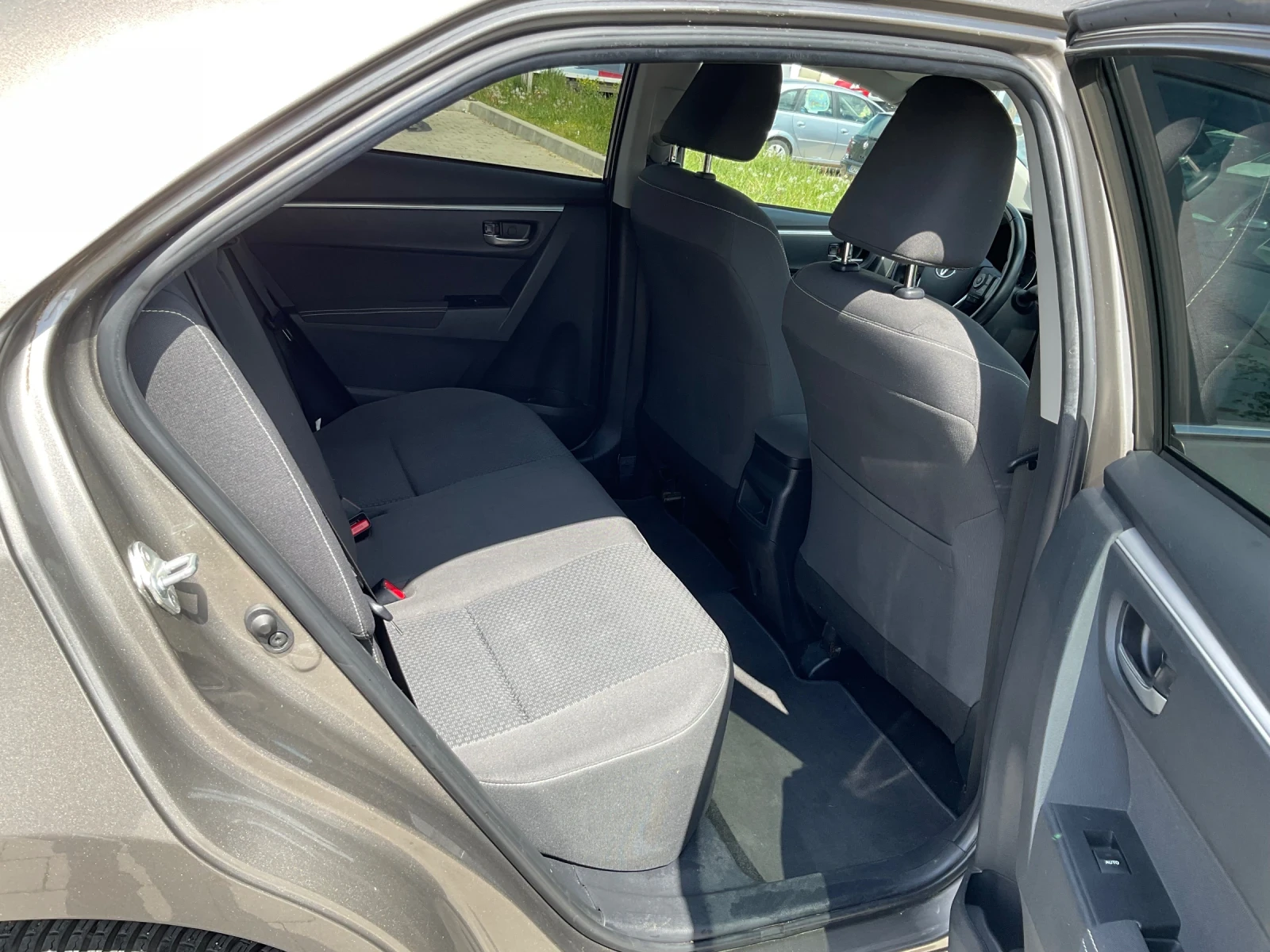 Toyota Corolla, снимка 6 - Автомобили и джипове - 54413995