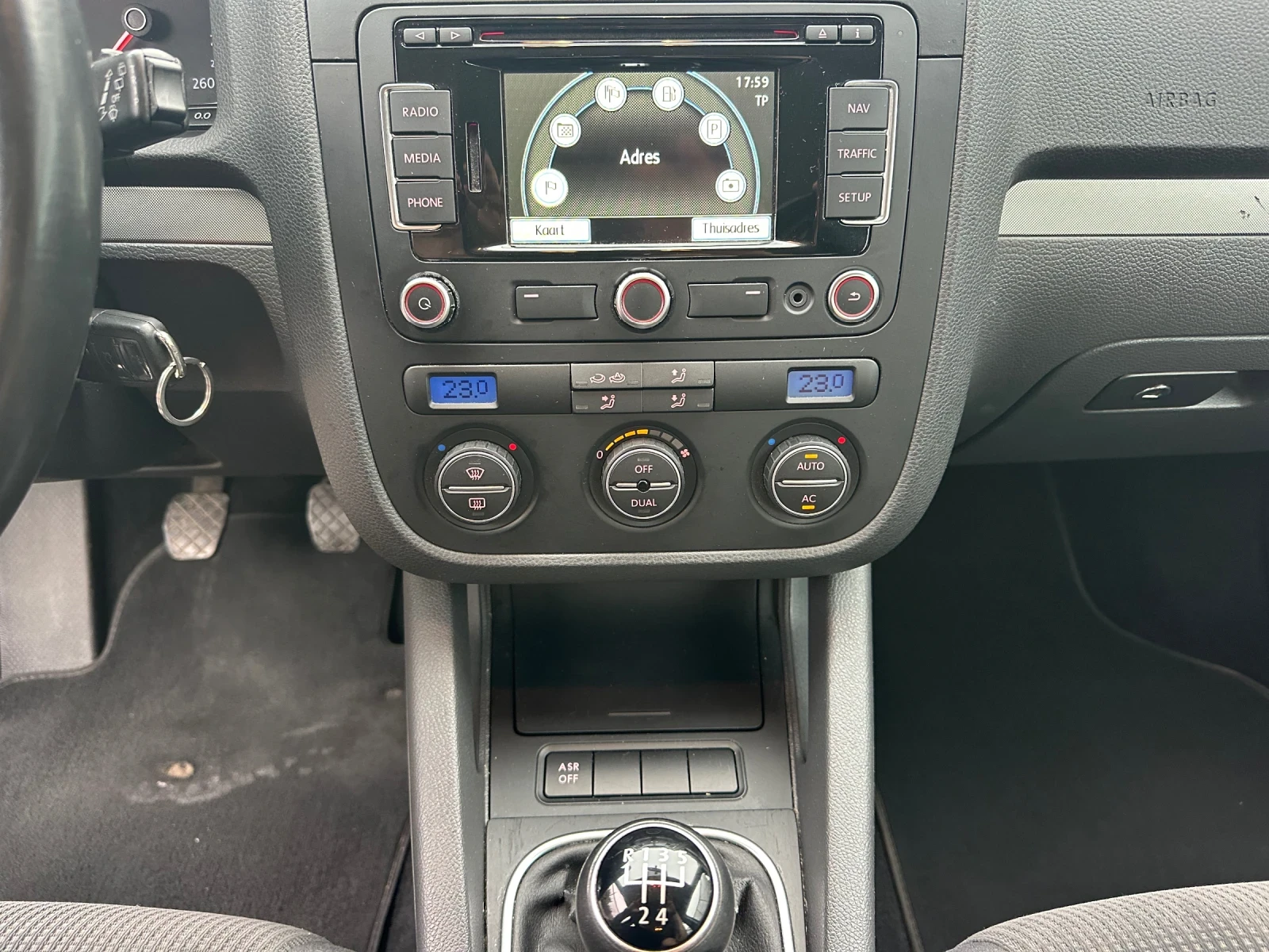 VW Golf 1.9 TDI-105 k.s. ТОП СЪСТОЯНИЯ, снимка 10 - Автомобили и джипове - 54479271