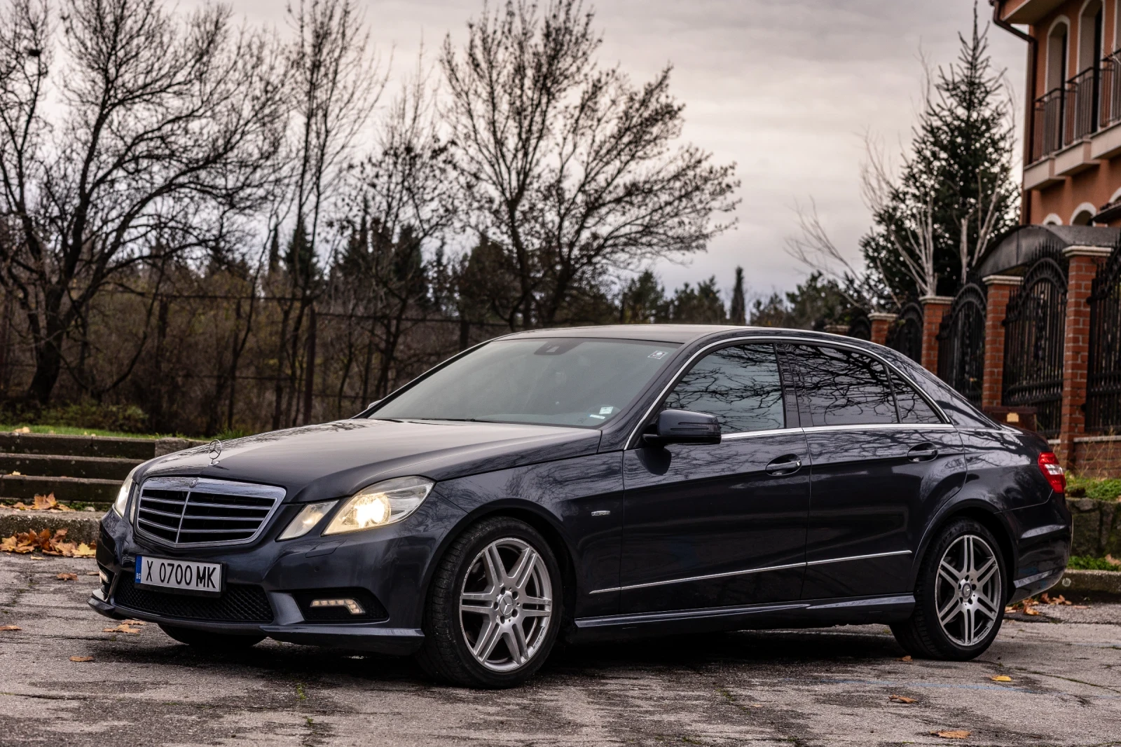 Mercedes-Benz E 250 AMG/Avantgarde, снимка 3 - Автомобили и джипове - 54582572