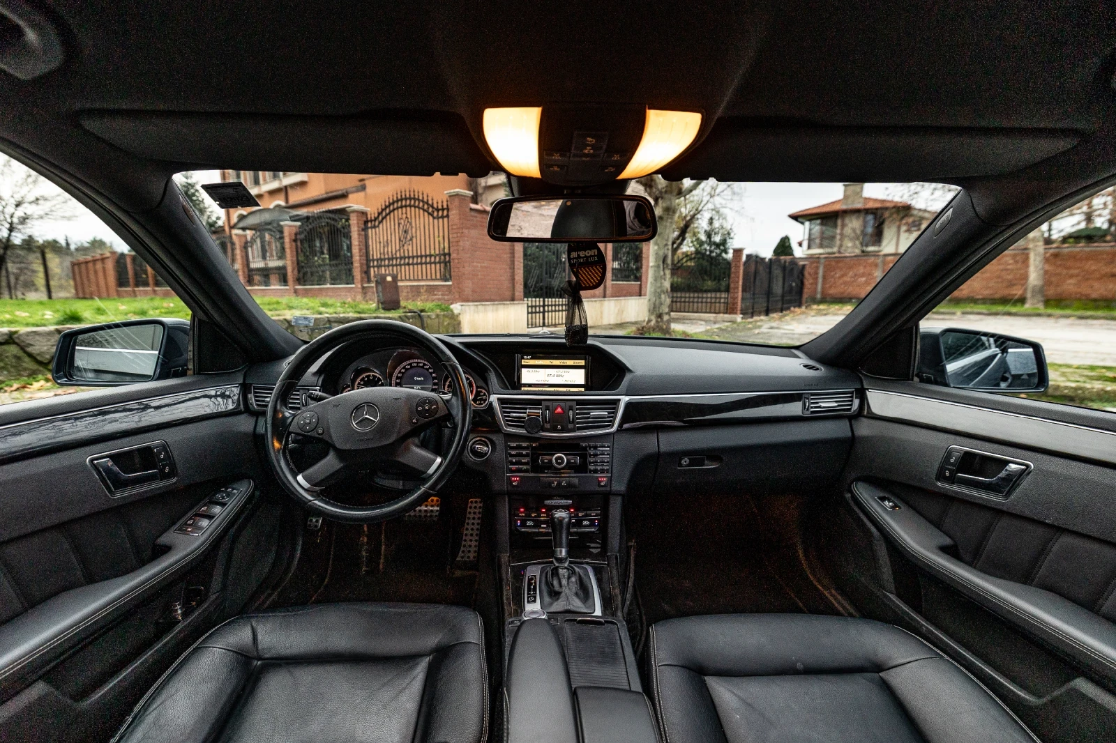 Mercedes-Benz E 250 AMG/Avantgarde, снимка 11 - Автомобили и джипове - 54582572