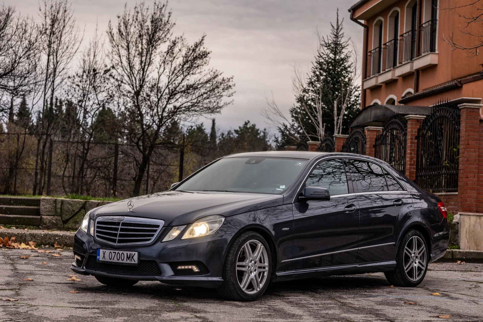 Mercedes-Benz E 250 AMG/Avantgarde, снимка 2 - Автомобили и джипове - 54582572