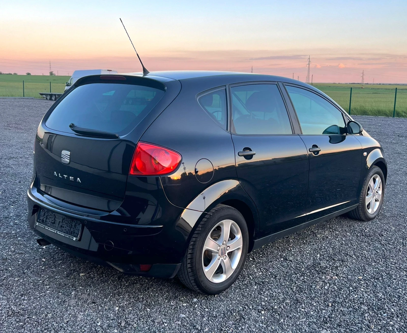 Seat Altea 1.6i/102кс., снимка 4 - Автомобили и джипове - 54725340