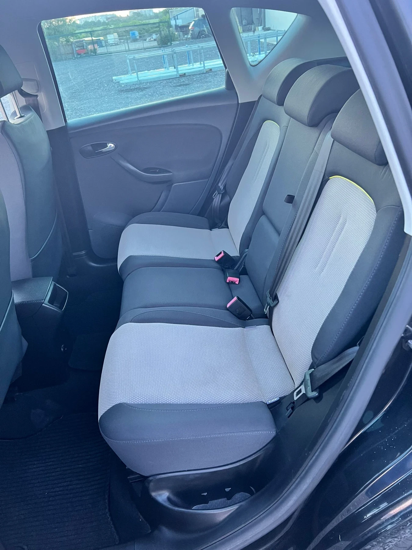 Seat Altea 1.6i/102кс., снимка 9 - Автомобили и джипове - 54725340