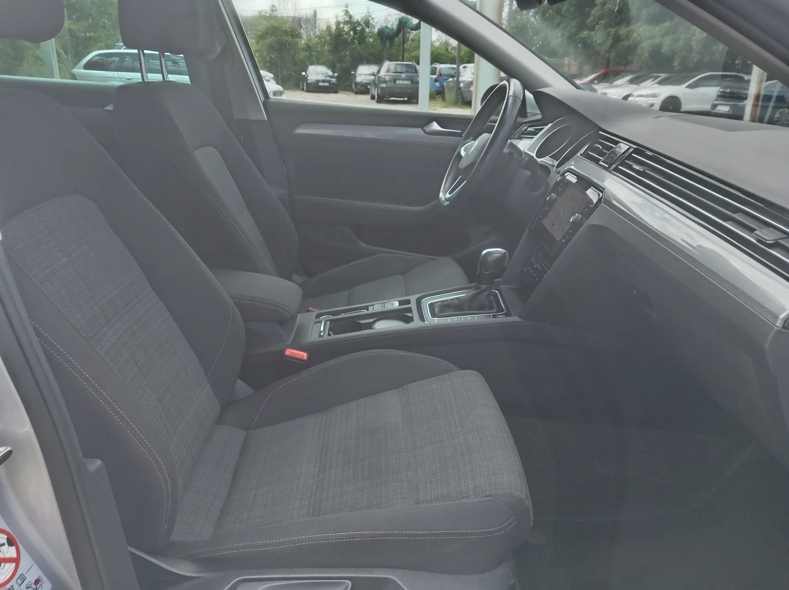 VW Passat 1.5TSI DSG, снимка 8 - Автомобили и джипове - 54759162