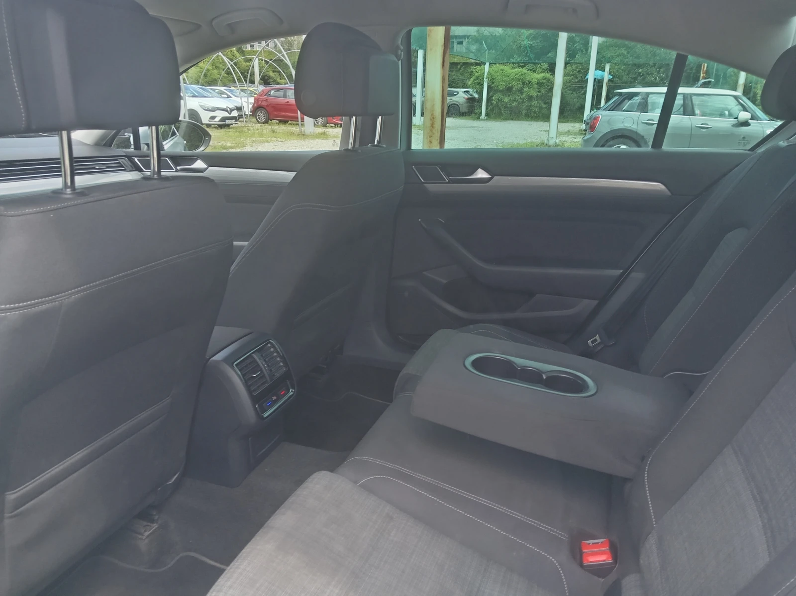 VW Passat 1.5TSI DSG, снимка 10 - Автомобили и джипове - 54759162