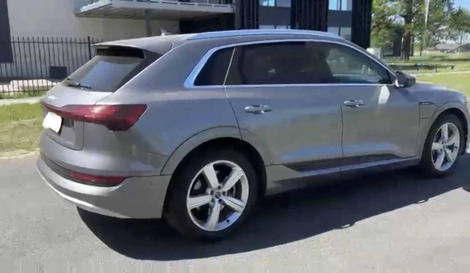 Audi E-Tron 55 QUATTRO 95kw, снимка 4 - Автомобили и джипове - 55103054