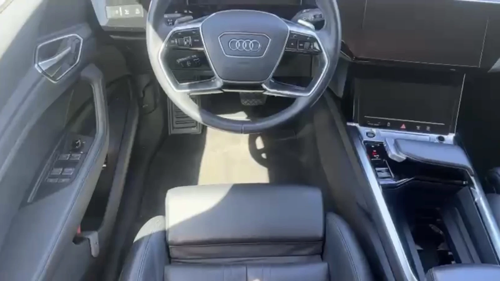 Audi E-Tron 55 QUATTRO 95kw, снимка 6 - Автомобили и джипове - 55103054