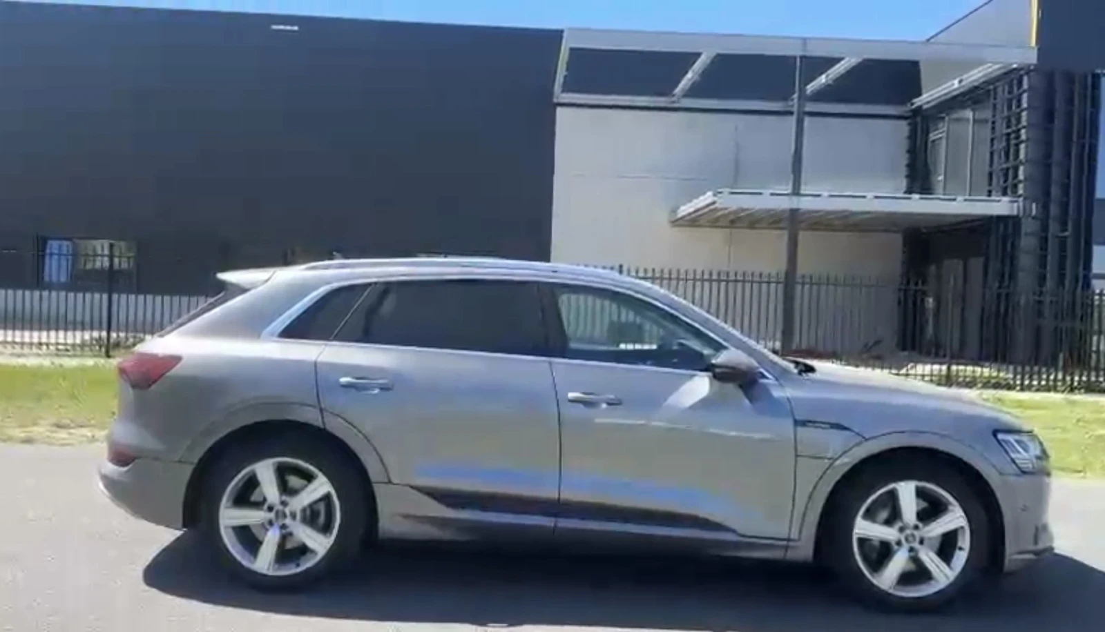 Audi E-Tron 55 QUATTRO 95kw, снимка 5 - Автомобили и джипове - 55103054