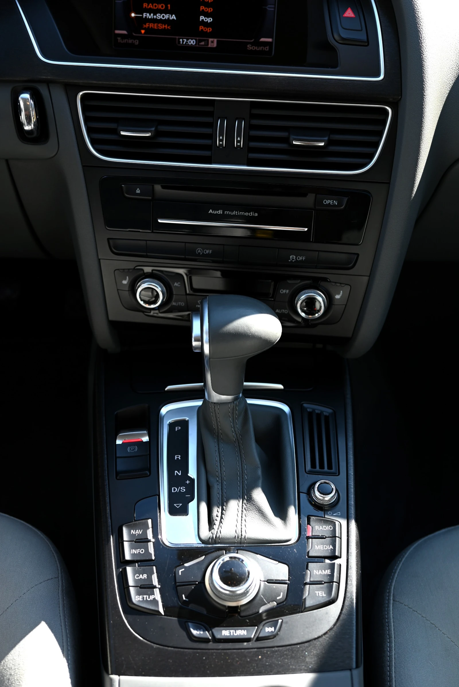 Audi A4 3.0 V6 quattro, снимка 10 - Автомобили и джипове - 55692198