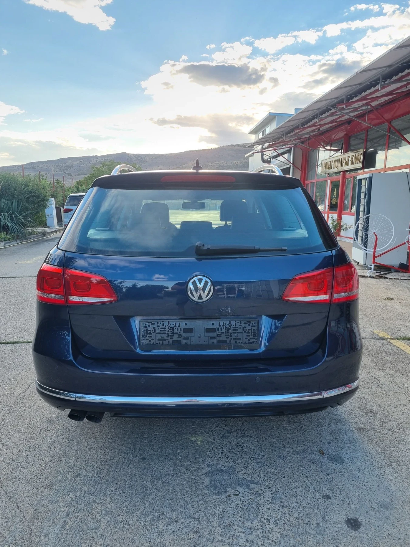VW Passat 2.0tdi 140 коня DSG Автоматиk, панорама, дистроник, снимка 8 - Автомобили и джипове - 55953820