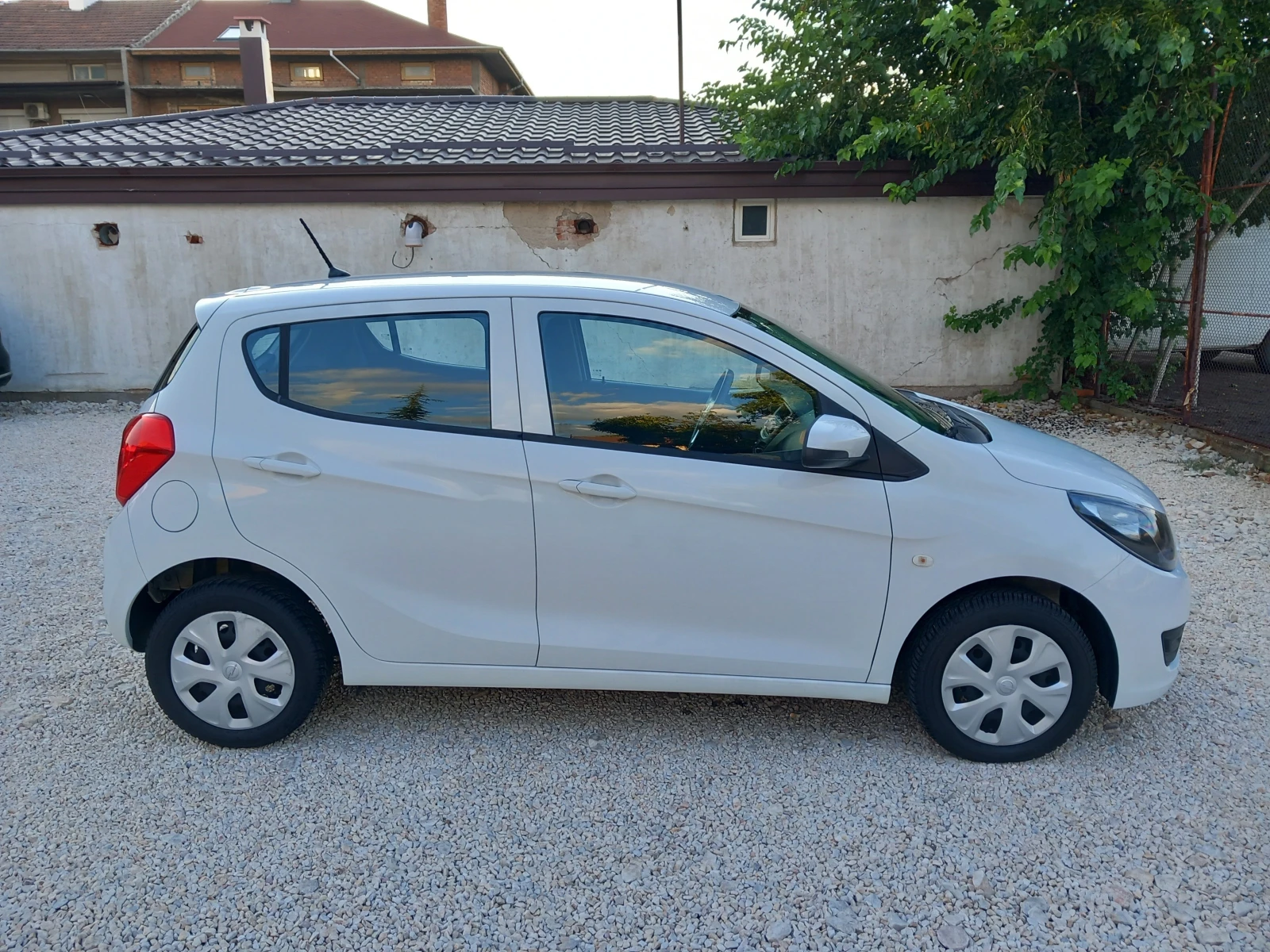 Opel Karl 75кс климатик Euro 6B, снимка 2 - Автомобили и джипове - 55970087