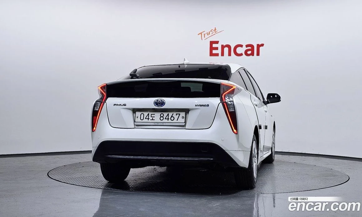 Toyota Prius 1.8 E, снимка 4 - Автомобили и джипове - 56123266