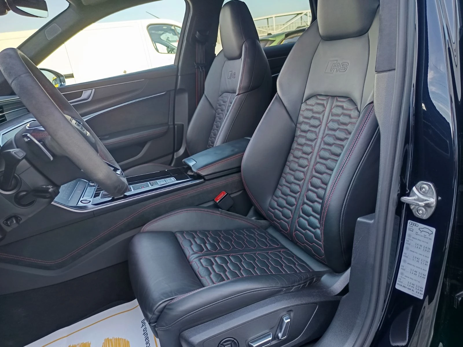 Audi Rs6 4.0TFSI V8 QUATTRO/CERAMICA/MATRIX/CARBON/ACOUSTIC, снимка 11 - Автомобили и джипове - 56129881