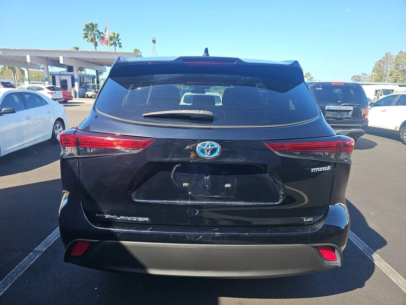 Toyota Highlander Hybrid LE AWD, снимка 4 - Автомобили и джипове - 47704654