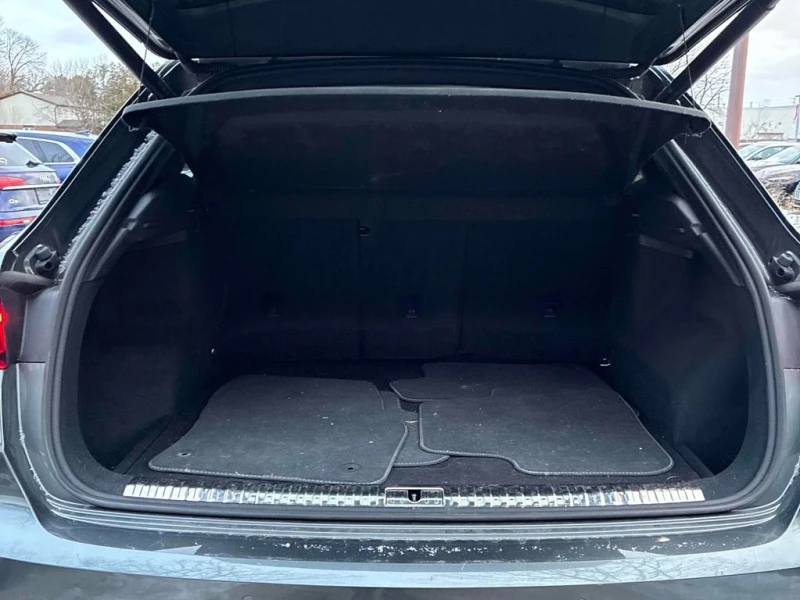 Audi Q3 2022 Progressiv * CARFAX * БЕЗ ПЪРВОНАЧАЛНА ВНОСКА, снимка 13 - Автомобили и джипове - 52893951