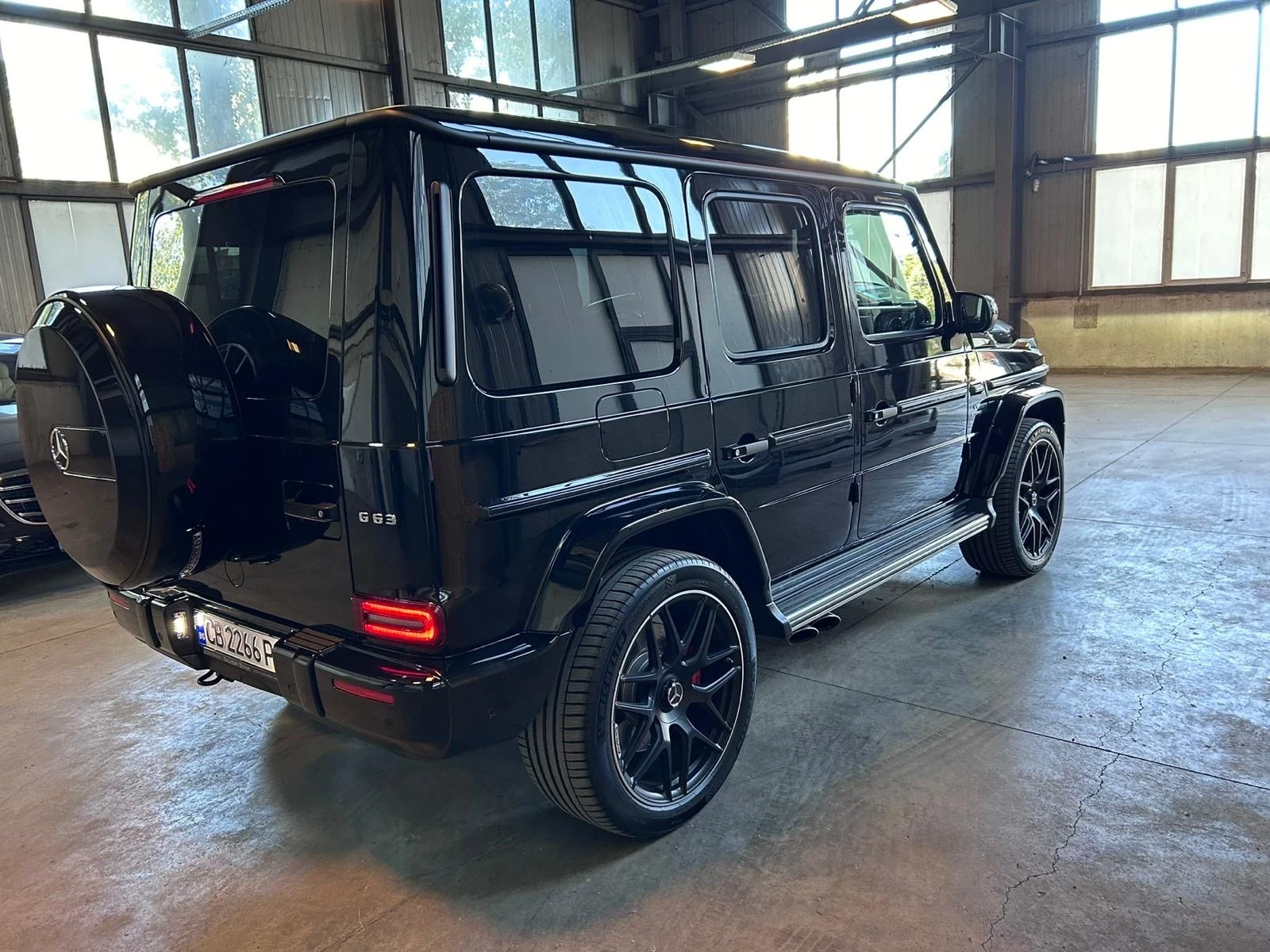 Mercedes-Benz G 63 AMG G Manufaktur НАЛИЧЕН ЛИЗИНГ - изображение 4