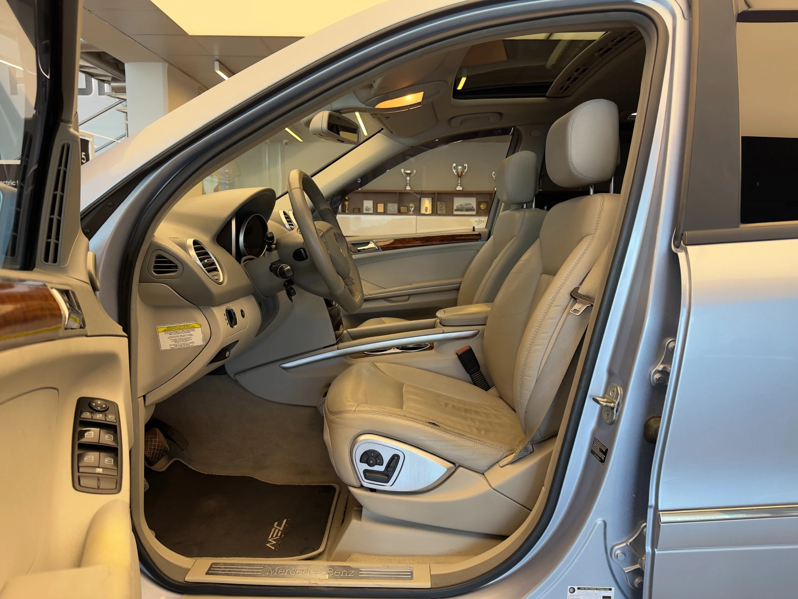 Mercedes-Benz ML 500  - изображение 9