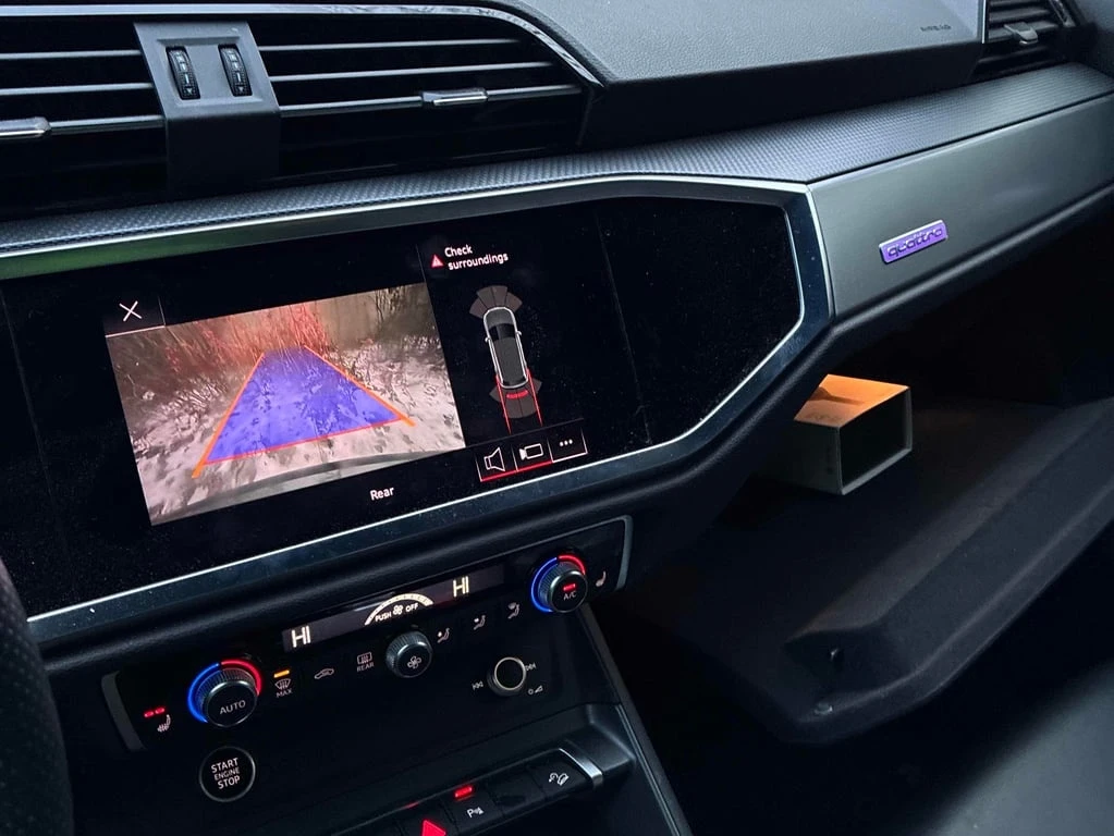 Audi Q3 2022 Progressiv * CARFAX * БЕЗ ПЪРВОНАЧАЛНА ВНОСКА - изображение 10