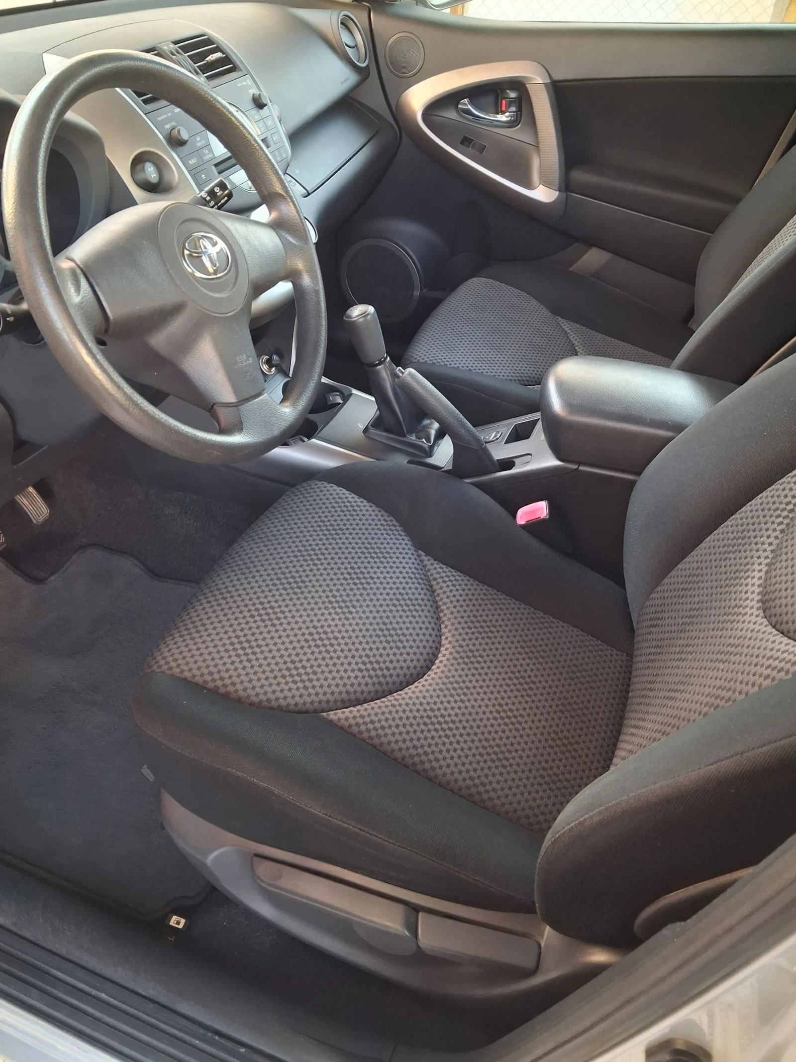 Toyota Rav4 2.0 , снимка 13 - Автомобили и джипове - 54099140