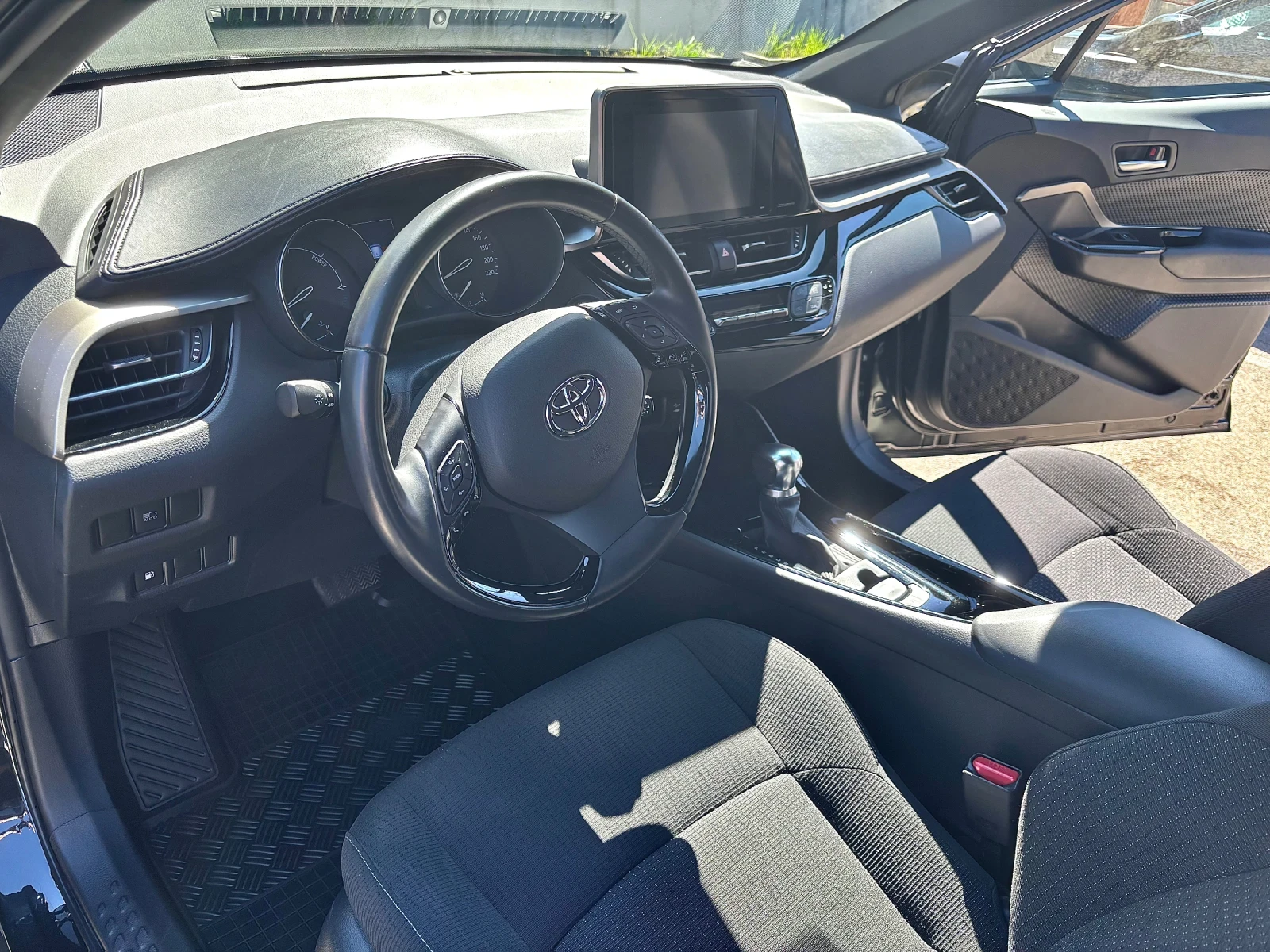 Toyota C-HR HYBRID / CARPLAY , снимка 6 - Автомобили и джипове - 55183931