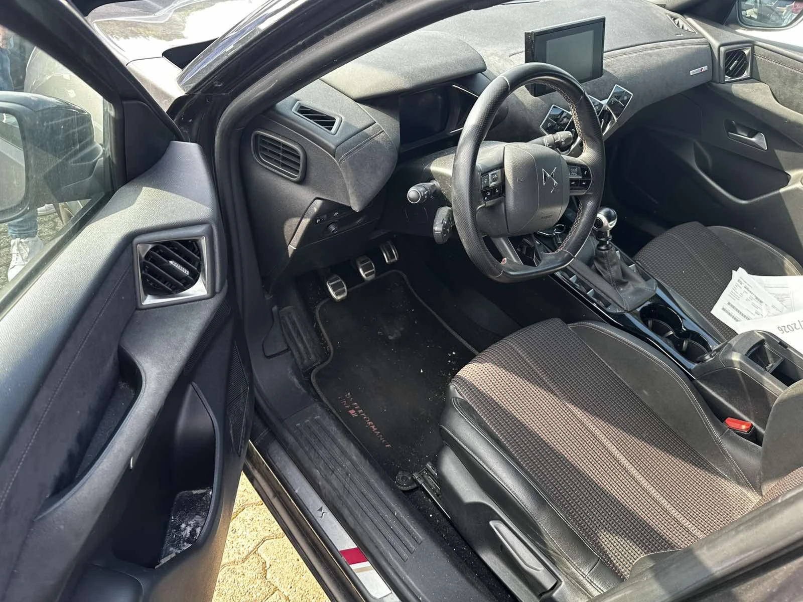 DS DS 3 Crossback 1.5BlueHDI PERFORMANCE LINE, снимка 4 - Автомобили и джипове - 55501081