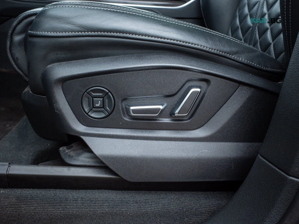 Audi SQ7 Laser * 360 * ACC * АвтоКредит * (ЦЕНА ДО БГ), снимка 14 - Автомобили и джипове - 56070280