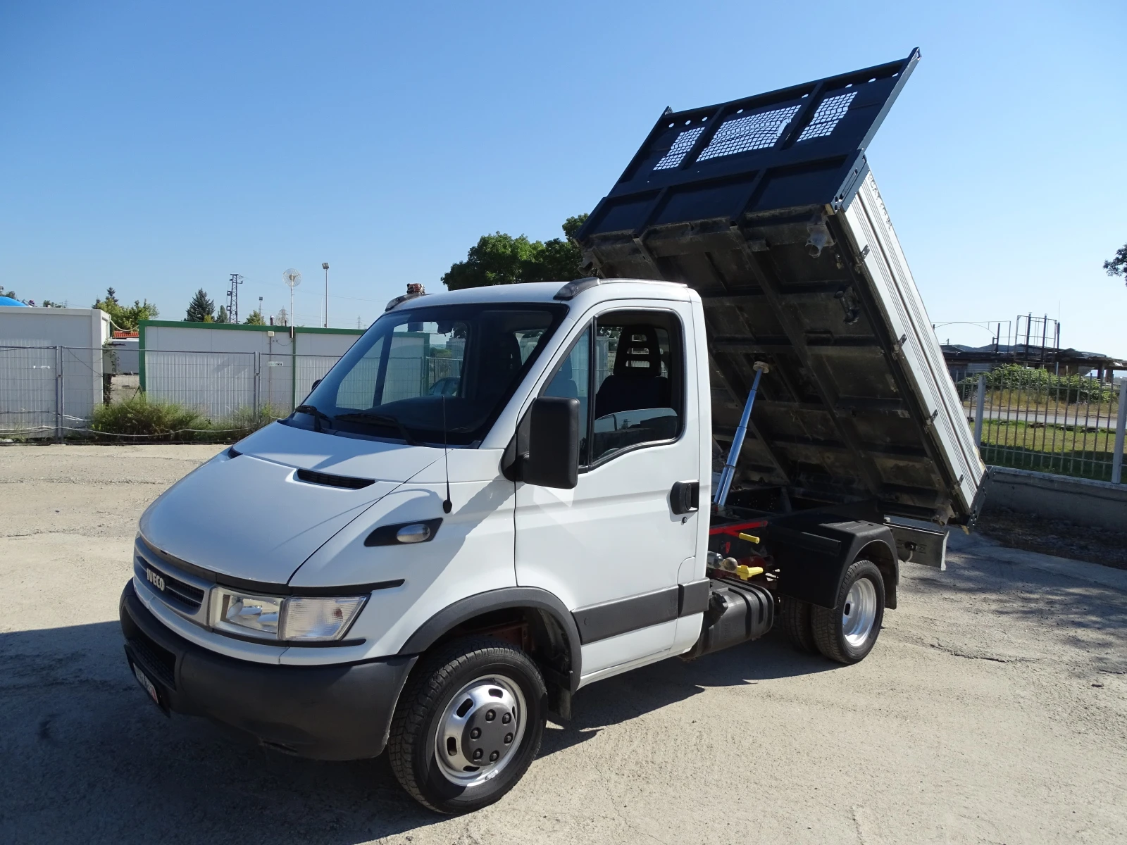Iveco Daily 35C12  КАТ. * Б* НОВ ВНОС ОТ ШВЕЙЦАРИЯ, снимка 3 - Бусове и автобуси - 55471129