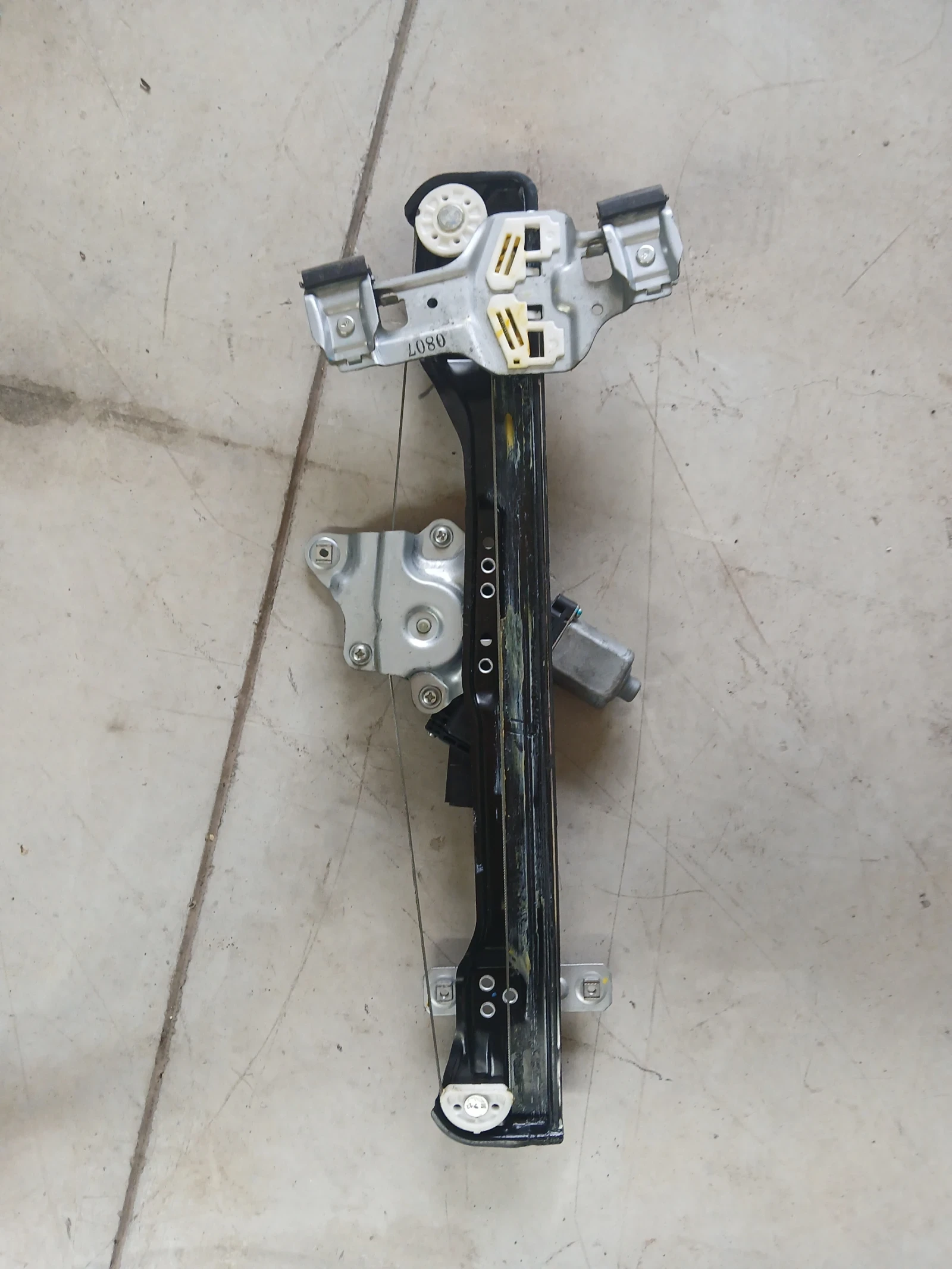 98820-SUV20 преден ляв стъклоповдигач Opel Mokka , снимка 2 - Части - 56097297