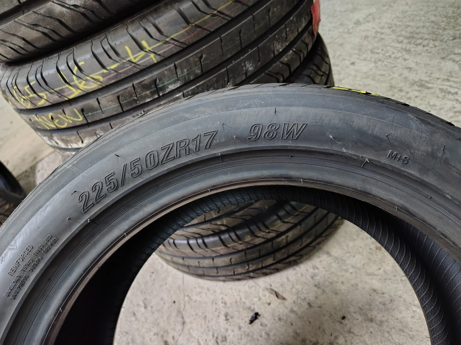 Гуми Летни 225/50R17, снимка 6 - Гуми и джанти - 53747378