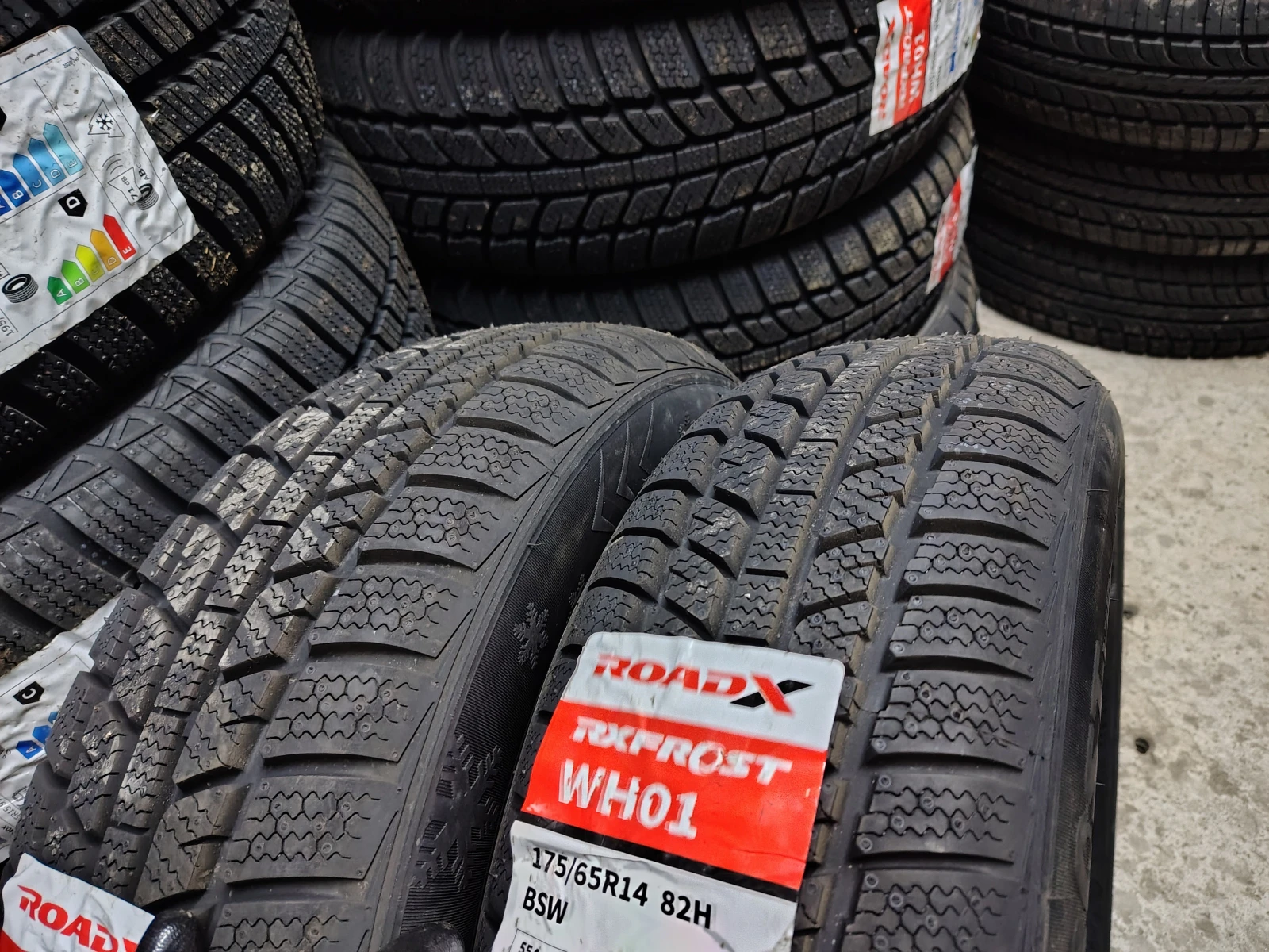 Гуми Зимни 175/65R14, снимка 2 - Гуми и джанти - 55841368