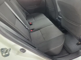 Toyota Auris, снимка 8