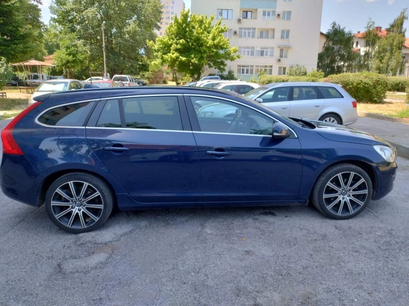 Volvo V60 D3, снимка 1 - Автомобили и джипове - 46430181