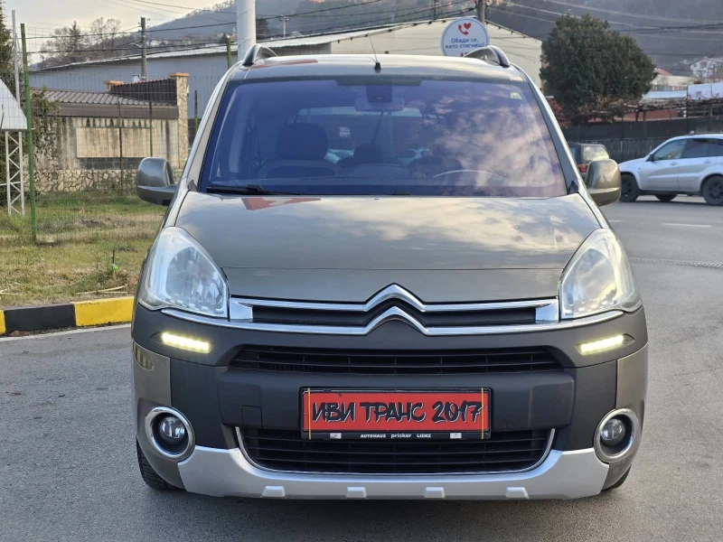 Citroen Berlingo 1.6HDI LED/FACELIFT, снимка 8 - Автомобили и джипове - 48297464