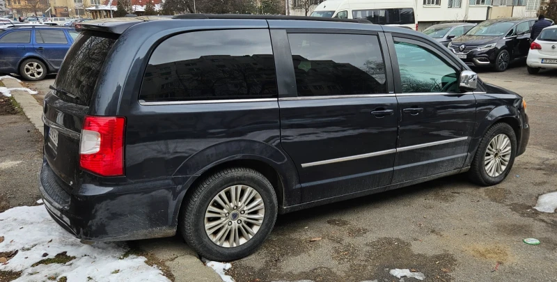 Lancia Voyager, снимка 3 - Автомобили и джипове - 49293353