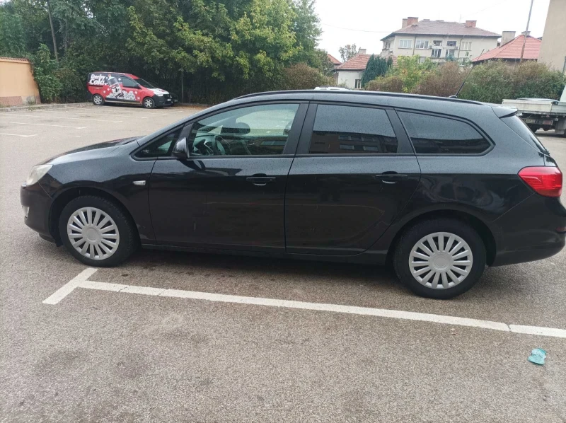 Opel Astra 1.7 CDTI, снимка 4 - Автомобили и джипове - 52642149