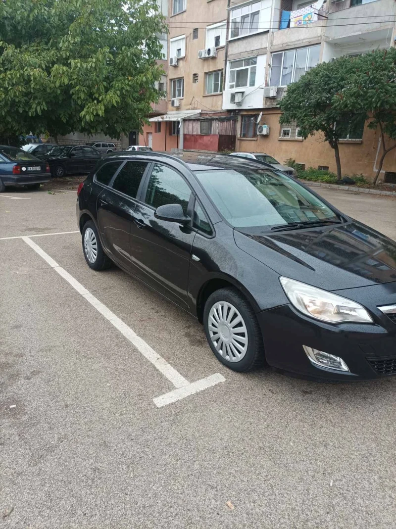 Opel Astra 1.7 CDTI, снимка 2 - Автомобили и джипове - 52642149