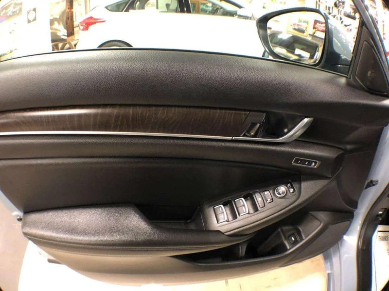 Honda Accord * Touring * CARFAX * БЕЗ ПЪРВОНАЧАЛНА ВНОСКА, снимка 13 - Автомобили и джипове - 53079334