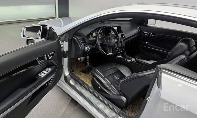 Mercedes-Benz E 350 E-Class E350 Coupe, снимка 11 - Автомобили и джипове - 54176461