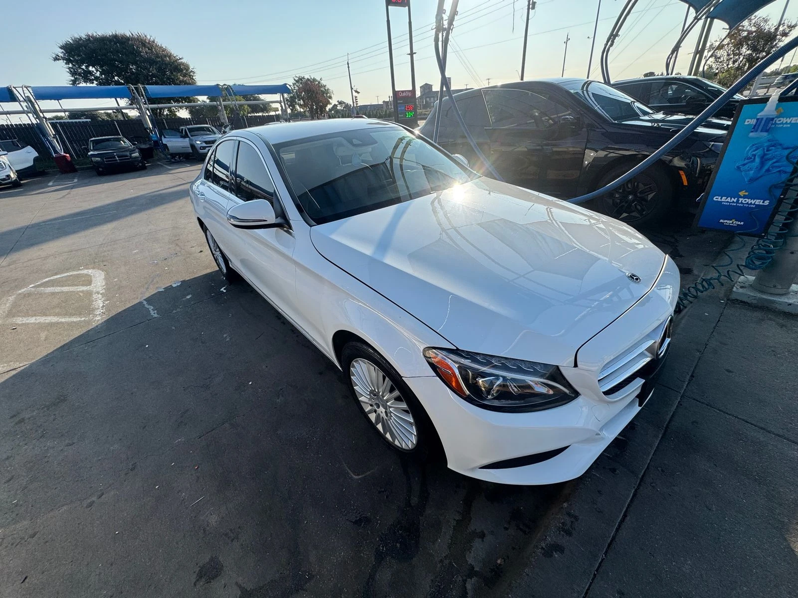 Mercedes-Benz C 300 w/Luxury Pkg* Burmester* Blind Spot* KEYLESS*  - изображение 4