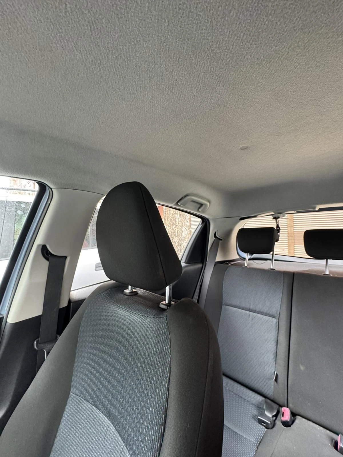 Toyota Yaris HIBRID, снимка 12 - Автомобили и джипове - 53740790