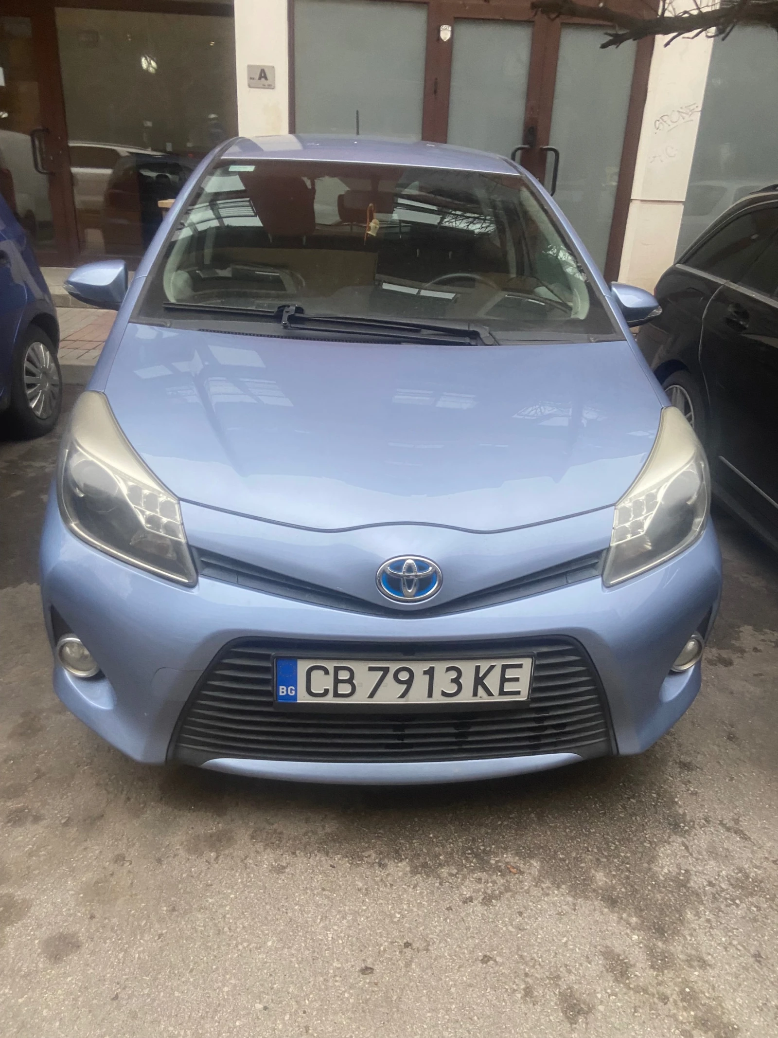Toyota Yaris HIBRID, снимка 9 - Автомобили и джипове - 53740790