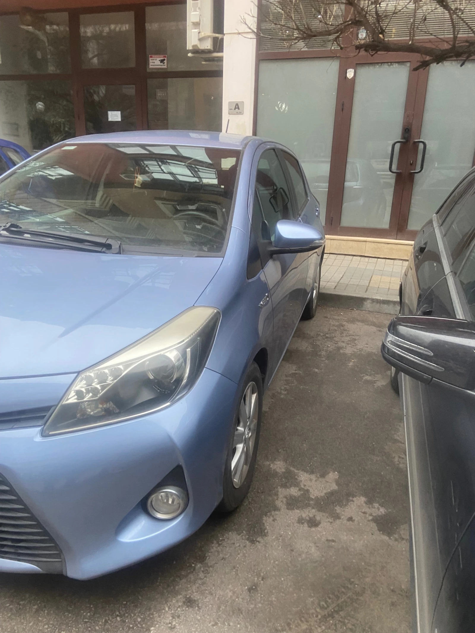 Toyota Yaris HIBRID, снимка 5 - Автомобили и джипове - 53740790