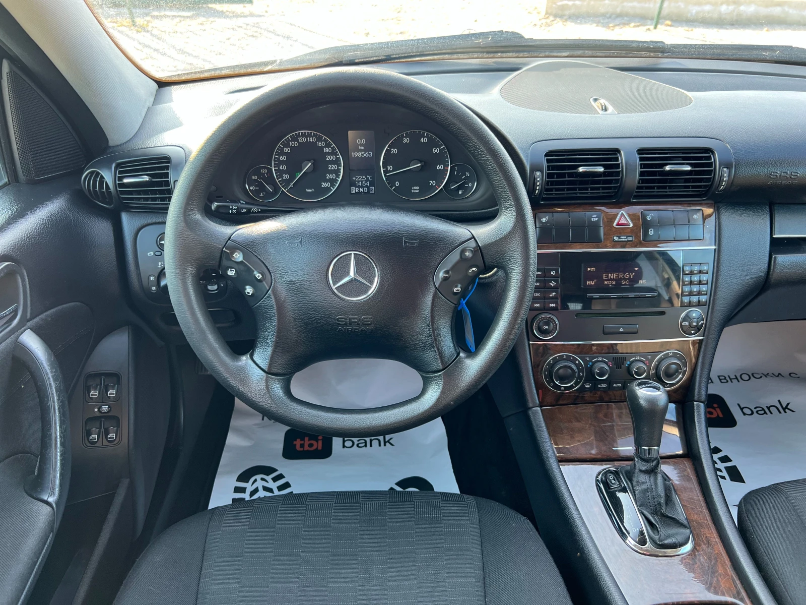 Mercedes-Benz C 180 Kompressor, снимка 13 - Автомобили и джипове - 53761909