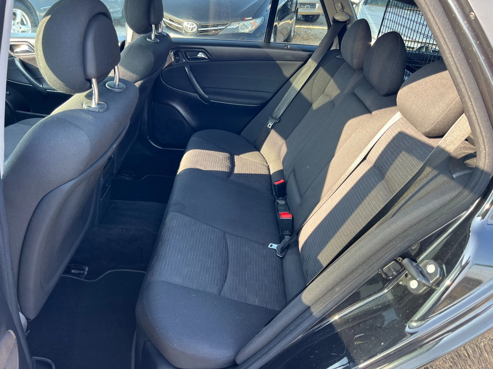 Mercedes-Benz C 180 Kompressor, снимка 14 - Автомобили и джипове - 53761909