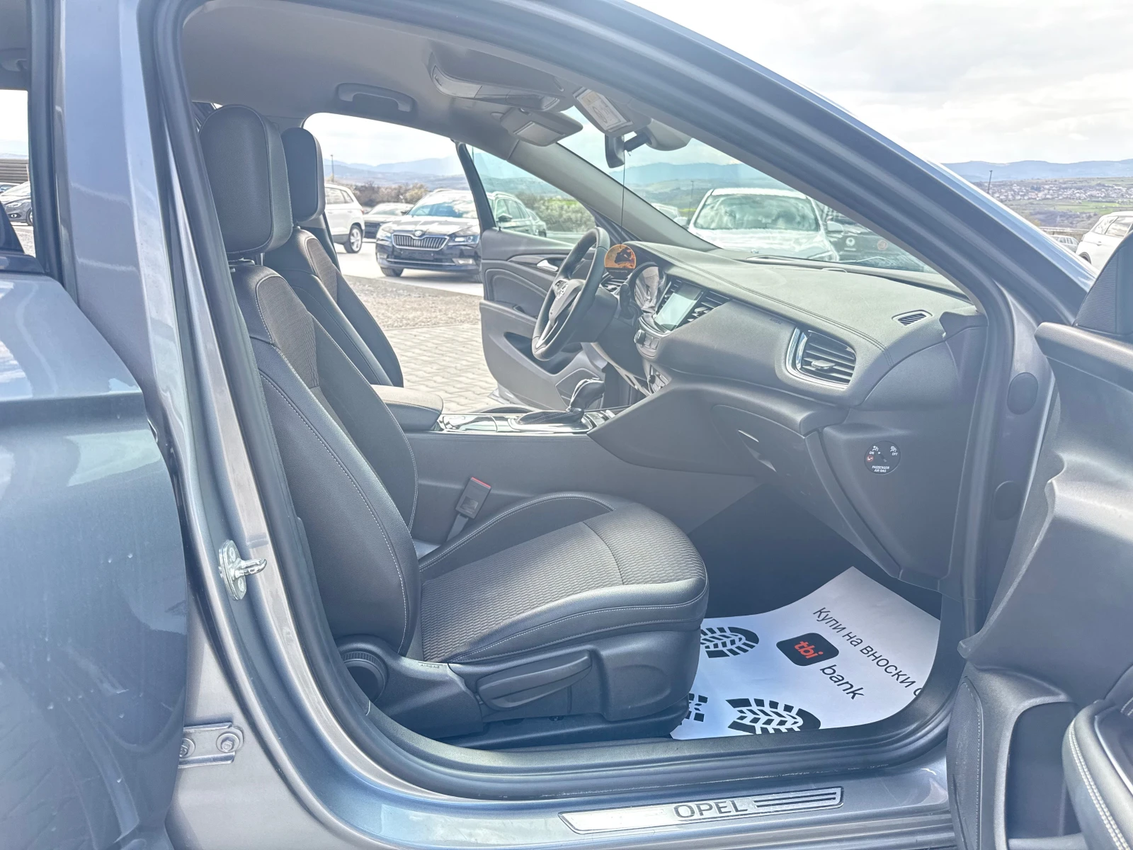 Opel Insignia 1.6TDCI 136 ks Собствен лизинг !!!, снимка 12 - Автомобили и джипове - 54068382