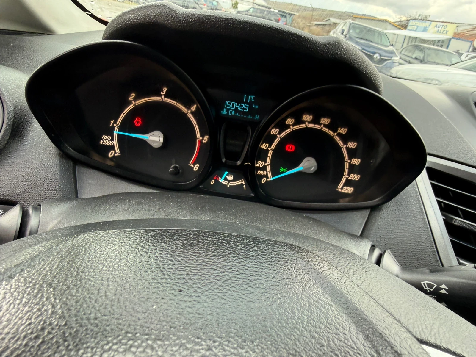 Ford Fiesta 1.5TDCi EURO6, снимка 9 - Автомобили и джипове - 54101222