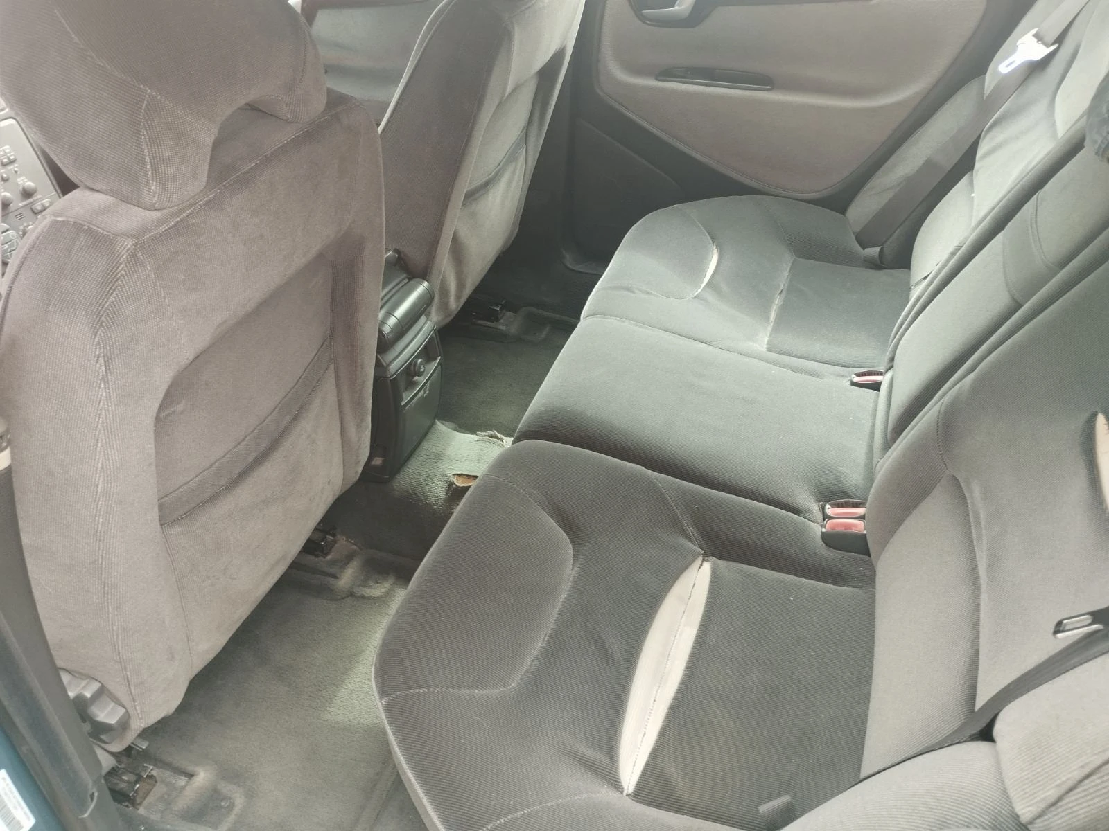 Volvo V70, снимка 8 - Автомобили и джипове - 54114663