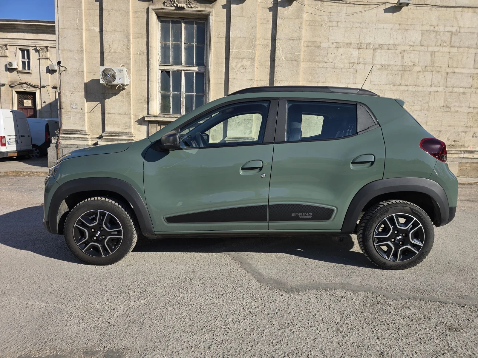 Dacia Spring Expression  до юни 2028 гаранционен , снимка 6 - Автомобили и джипове - 54443897