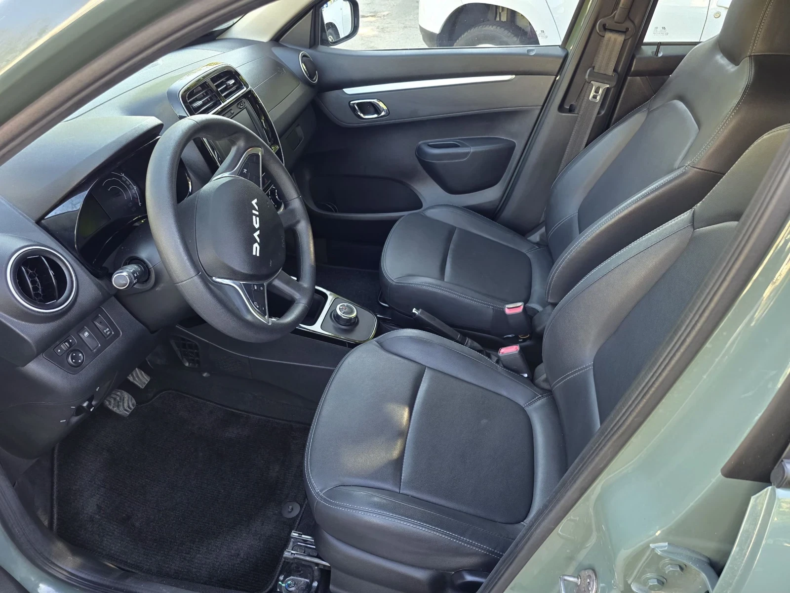 Dacia Spring Expression  до юни 2028 гаранционен , снимка 10 - Автомобили и джипове - 54443897