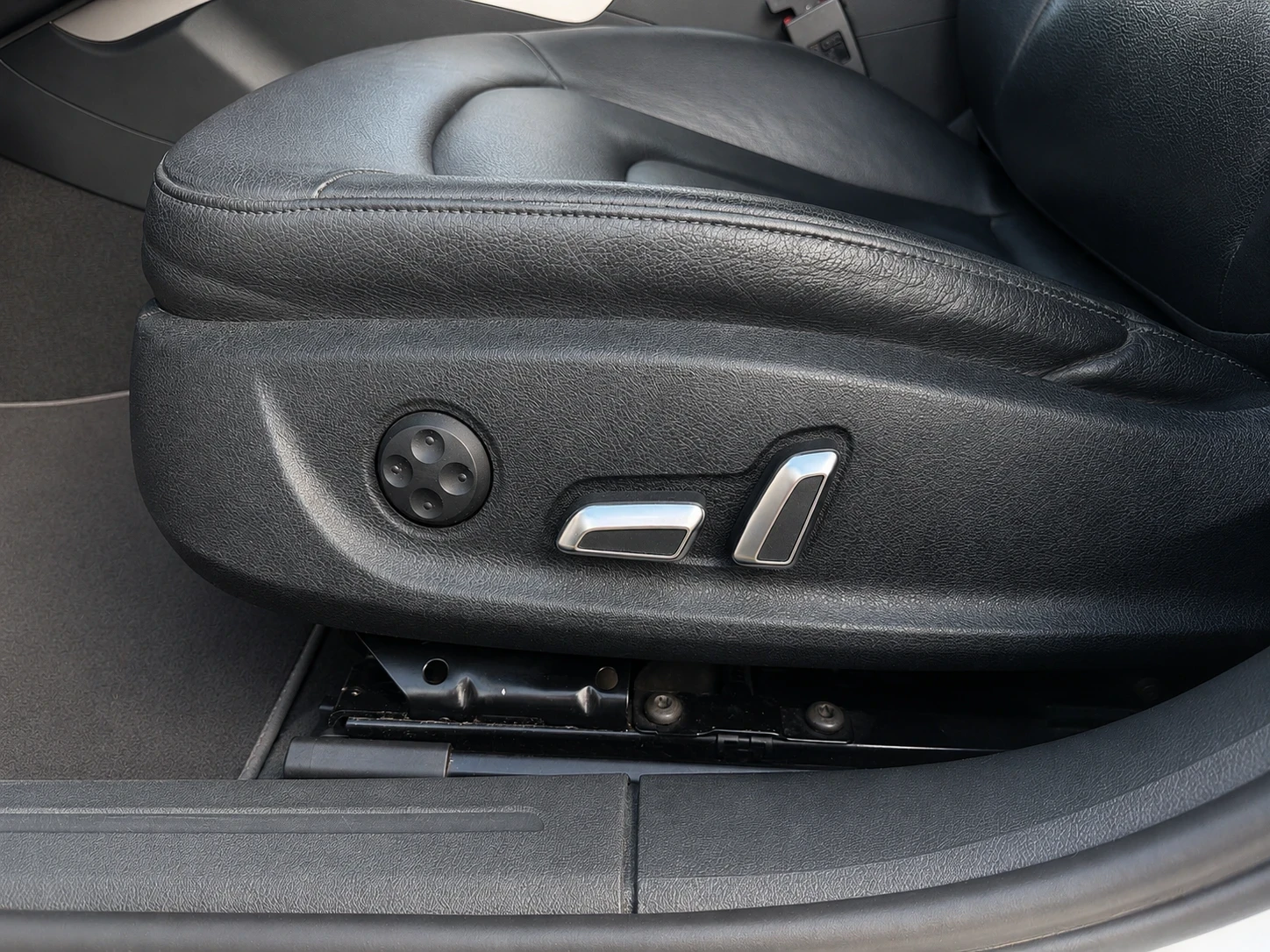 Audi A4, снимка 11 - Автомобили и джипове - 54700975